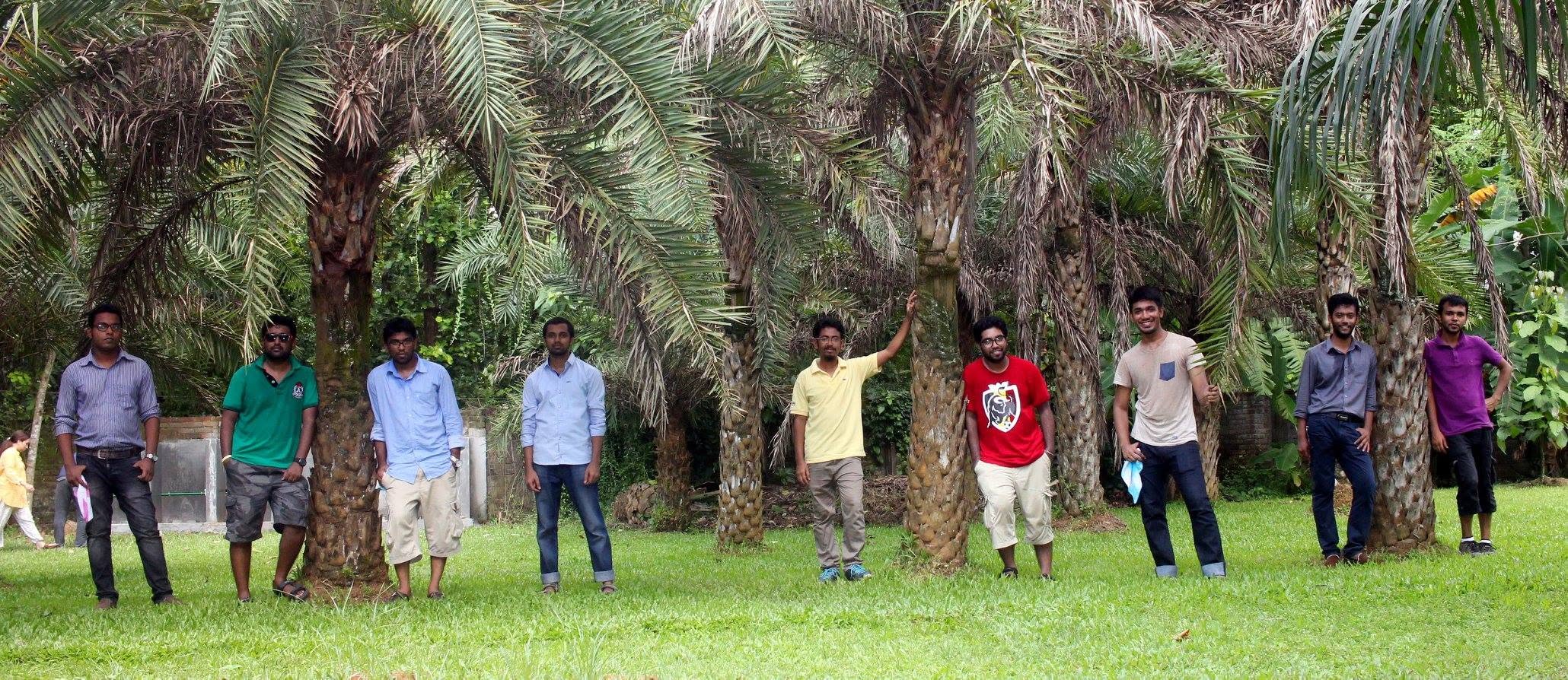 সুপারি বাগানের ছায়ায় দলগত মুহূর্ত